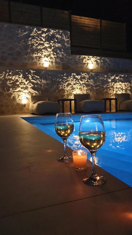 Nemesis Luxury Villas Apolpaina Екстериор снимка